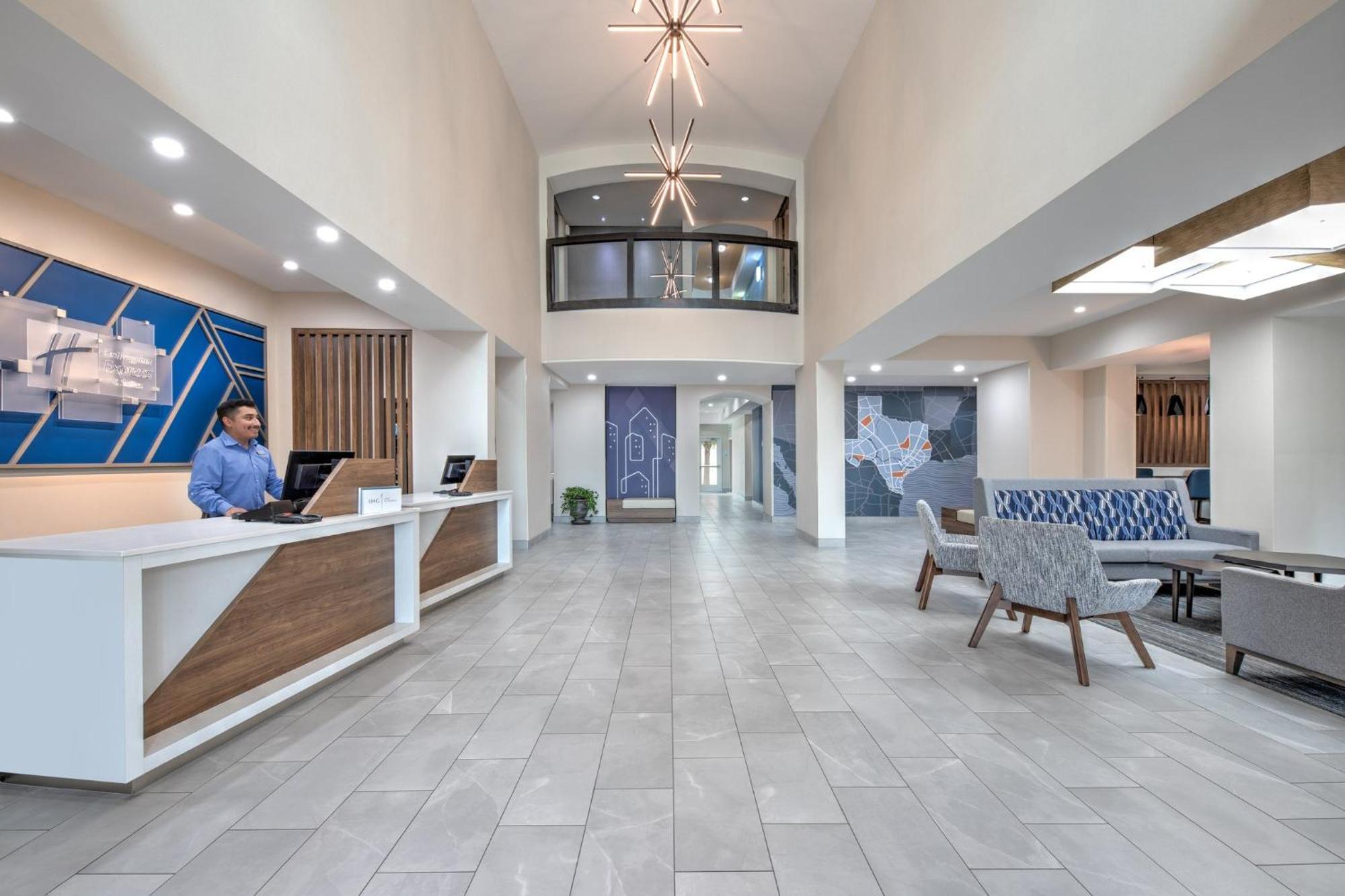 Holiday Inn Express Hotel & Suites Dallas West By Ihg Exterior foto