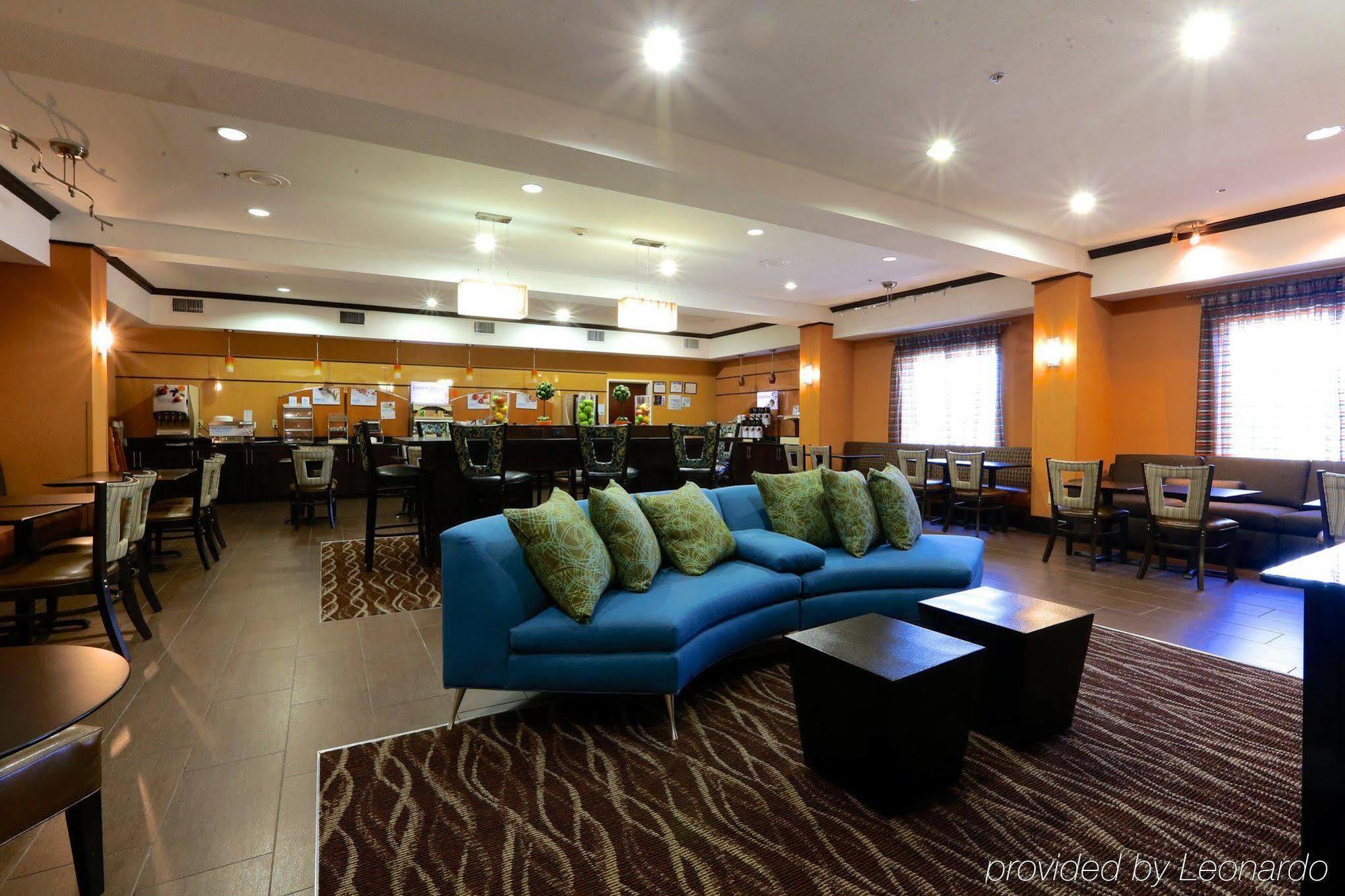 Holiday Inn Express Hotel & Suites Dallas West By Ihg Exterior foto