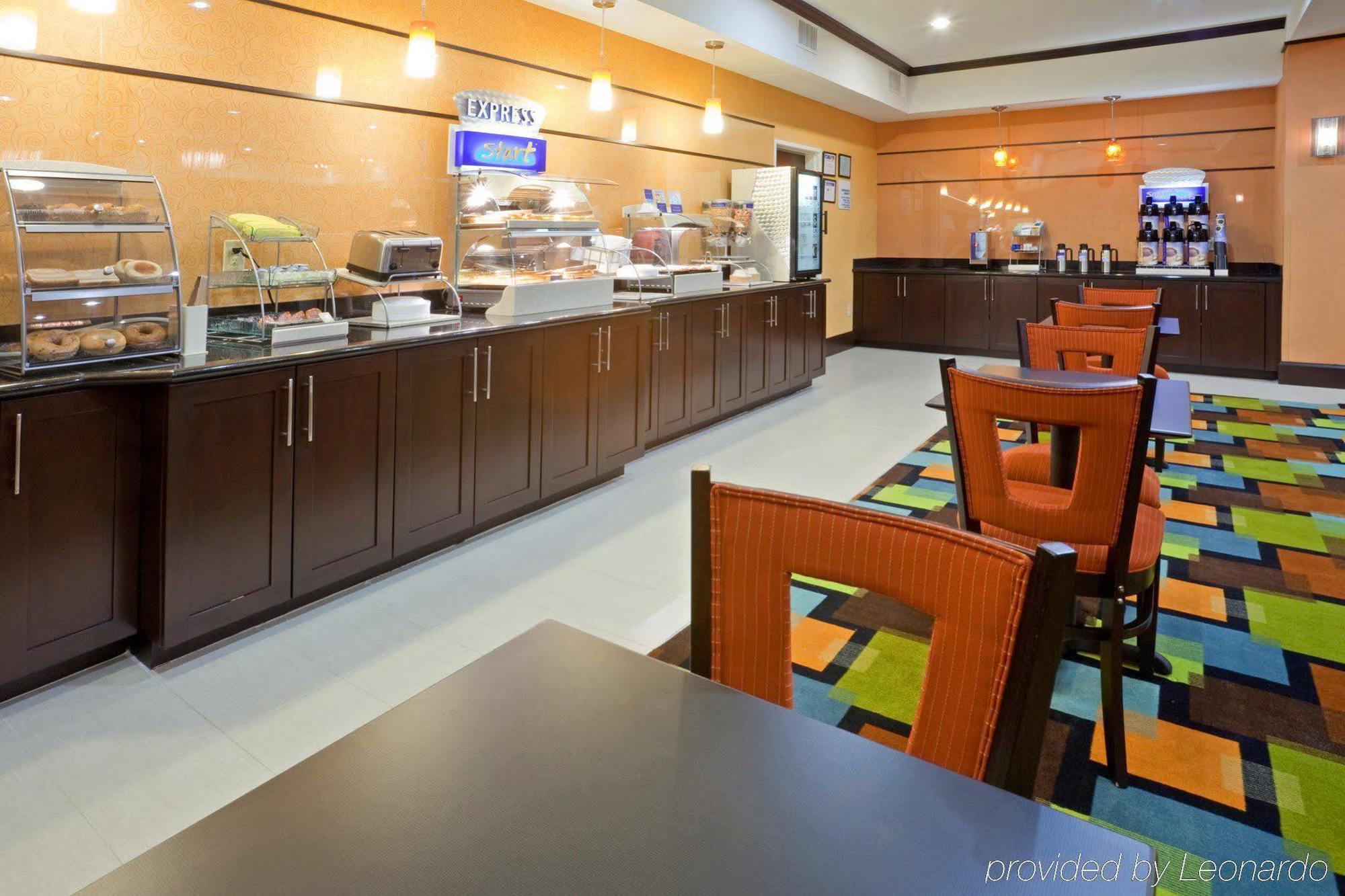 Holiday Inn Express Hotel & Suites Dallas West By Ihg Restaurante foto